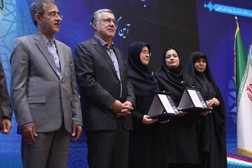 سپیده قلندری اسفدن «جهادگر نمونه» جهاددانشگاهی کشور شد