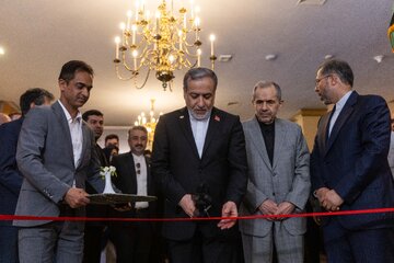 افتتاح نمایشگاه محرم و عاشورا در آینه اسناد وزارت امور خارجه توسط عباس عراقچی، وزیر امور خارجه