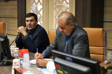 نشست صمیمی استاندار چهارمحال و بختیاری و مشاور رئیس جمهور با خبرنگاران
