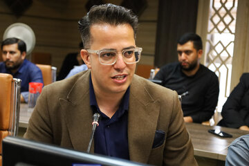 نشست صمیمی استاندار چهارمحال و بختیاری و مشاور رئیس جمهور با خبرنگاران