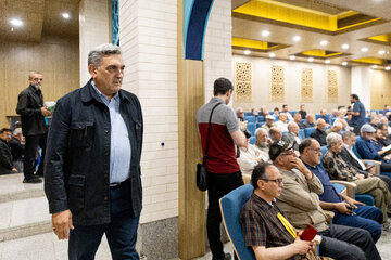 پیروز حناچی در مراسم ترحیم ابوالقاسم قاسم‌زاده