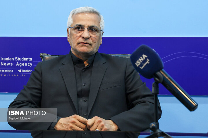 دانشگاه باید به بازوی حل مسائل امنیتی، اقتصادی و اجتماعی کشور تبدیل شود