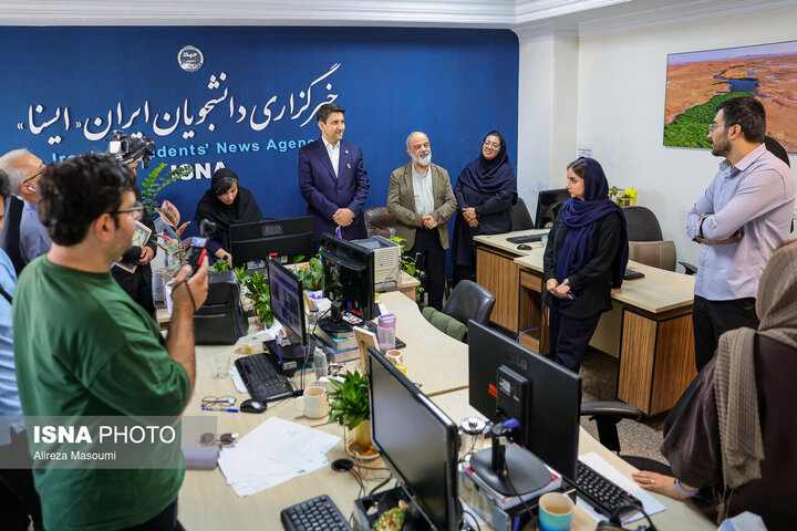 وزیر ارتباطات و فناوری اطلاعات از ایسنا بازدید کرد
