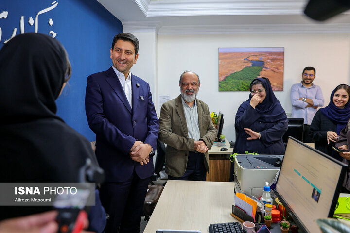 وزیر ارتباطات و فناوری اطلاعات از ایسنا بازدید کرد