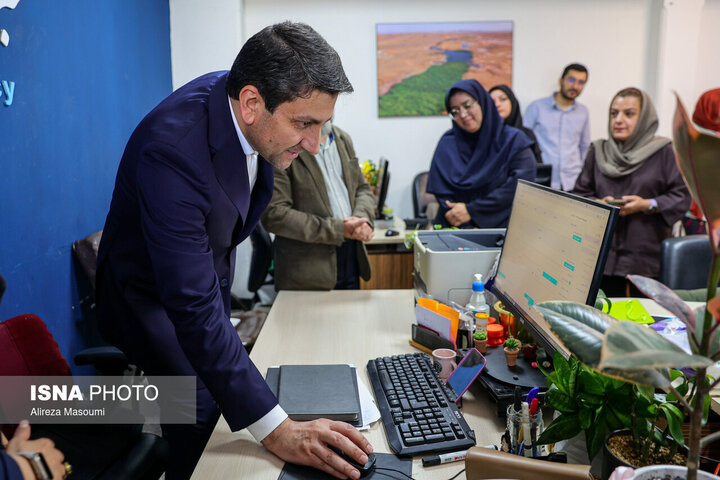 وزیر ارتباطات و فناوری اطلاعات از ایسنا بازدید کرد