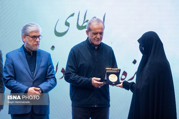 تجلیل از جهادگران نمونه کشوری جهاددانشگاهی