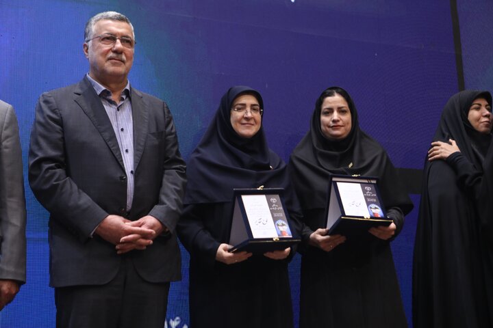 سپیده قلندری اسفدن «جهادگر نمونه» جهاددانشگاهی کشور شد