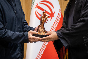 تقدیر از برگزیدگان یازدهمین اجلاسیه مجاهدان در غربت توسط مسعود پزشکیان، رئیس جمهور