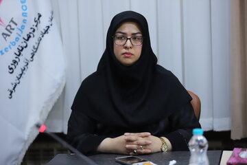 الهام غدیرخمی، معاونن پژوهشی جهاد دانشگاهی آذربایجان شرقی در نشست خبری رئیس سازمان جهاد‌دانشگاهی آذربایجان شرقی