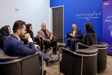 بازدید علی اکبر لبافی، رئیس شورای گفت‌و‌گو دولت و بخش خصوصی خراسان رضوی از تحریریه ایسنا به مناسبت روز خبرنگار