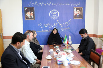حضور ملیحه ملک‌زاده مدیرکل کانون پرورش فکری کودکان و نوجوانان استان اردبیل به مناسبت روز خبرنگار در ایسنا