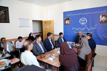 حضور ابراهیم امامی معاون سیاسی، امنیتی و اجتماعی استاندار اردبیل و تیمور حسین‌نژاد معاون روابط عمومی استانداری اردبیل و سلیم پناهی معاون آموزشی جهاد دانشگاهی استان اردبیل به مناسبت روز خبرنگار در ایسنا