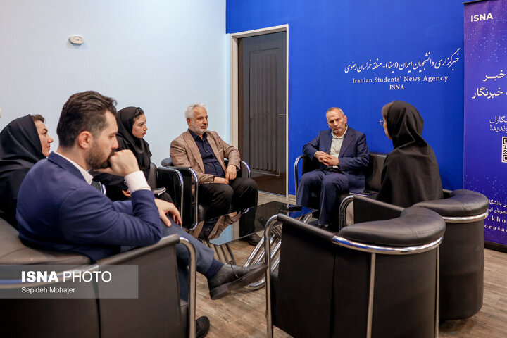 بازدید رئیس دبیرخانه شورای گفتوگوی دولت و بخش خصوصی خراسان رضوی از تحریریه ایسنا