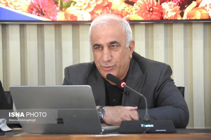 یک تولید کننده: اقتصاد ملی در کارخانه‌ها و بنگاه‌های تولیدی شکل می‌گیرد