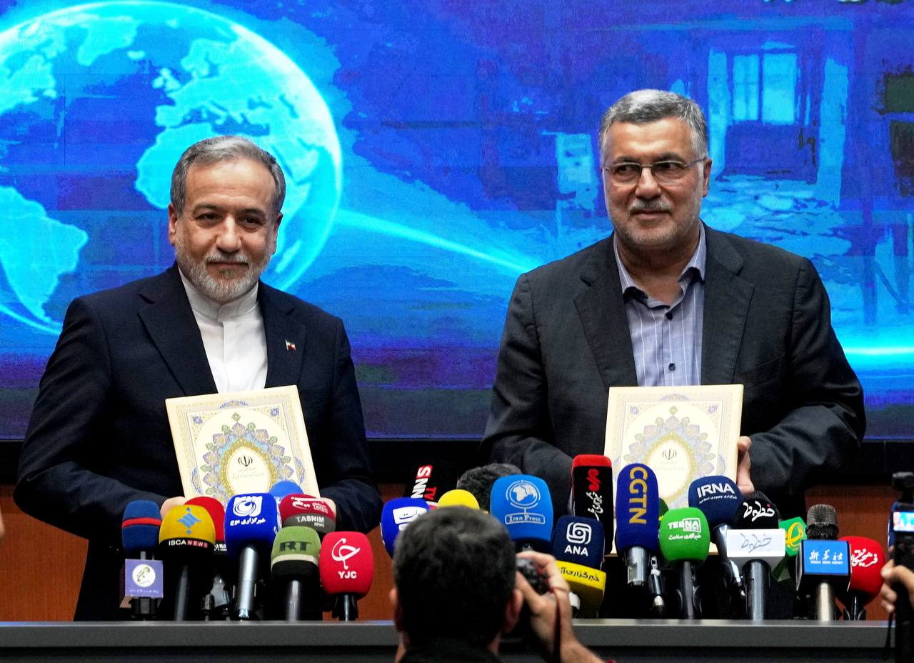 عراقچی: نیروهای مسلح ما بزرگترین ارتش دنیا را عاجز کردند/وزارت بهداشت عملکرد درخشانی داشت
