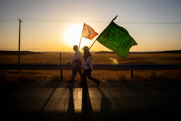زائران پیاده حرم امام رضا (ع)