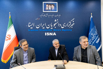 حضور علی منتظری، رئیس جهاد دانشگاهی و سیدرضا صالحی‌امیری، وزیر میراث فرهنگی، گردشگری و صنایع دستی به مناسبت روز خبرنگار در ایسنا