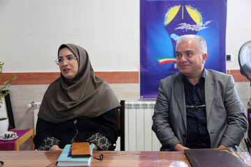 حضور محمدباقر پیرصومی مدیر روابط عمومی دامپزشکی استان اردبیل و سیده صغره جوادی مدیر هنر و رسانه جهاد دانشگاهی استان اردبیل به مناسبت روز خبرنگار در تحریریه ایسنا