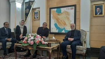 وزیر کشور پاکستان با استقبال مومنی وارد تهران شد