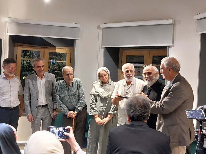 رویای یک استاد کنار گذاشتهشده/ انتقاد هادی خانیکی از گسستگی حلقههای دانشگاهی در ارتباطات