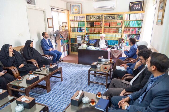 امام جمعه یزد: تقویت تفکر و تولید علم، راهکار حل مشکلات کشور است