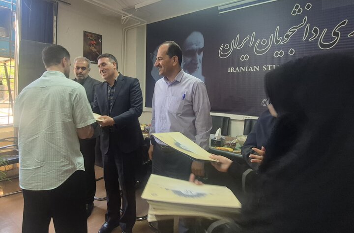 تقدیر از خبرنگاران ایسنا با حضور رئیس جهاددانشگاهی همدان