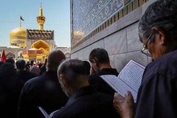عزاداری شهادت امام رضا ( ع ) در حرم مطهر رضوی