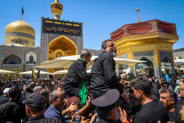 عزاداری شهادت امام رضا ( ع ) در حرم مطهر رضوی