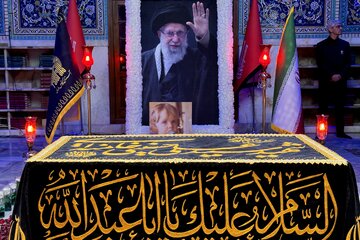 زیارت مزار رهبر شهید انقلاب در سالروز شهادت امام رضا (ع)