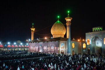 لاله گردانی بمناسبت شهادت امام رضا (ع) در حرم شاهچراغ(ع) -شیراز