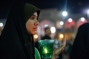 لاله گردانی بمناسبت شهادت امام رضا (ع) در حرم شاهچراغ(ع) -شیراز