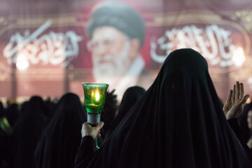 لاله گردانی بمناسبت شهادت امام رضا (ع) در حرم شاهچراغ(ع) -شیراز