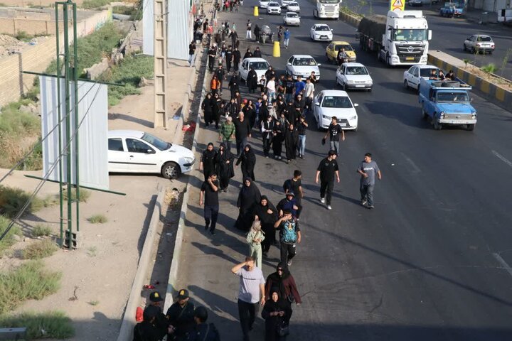 گویی سراسر شهر حرم جعفر بن موسیالکاظم(ع) شده بود؛ بلیت نداشتند اما راه دل را بلد بودند