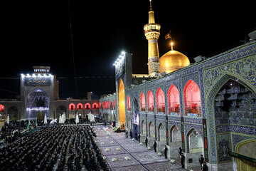 مراسم شام غریبان شهادت امام رضا(ع) در حرم مطهر رضوی