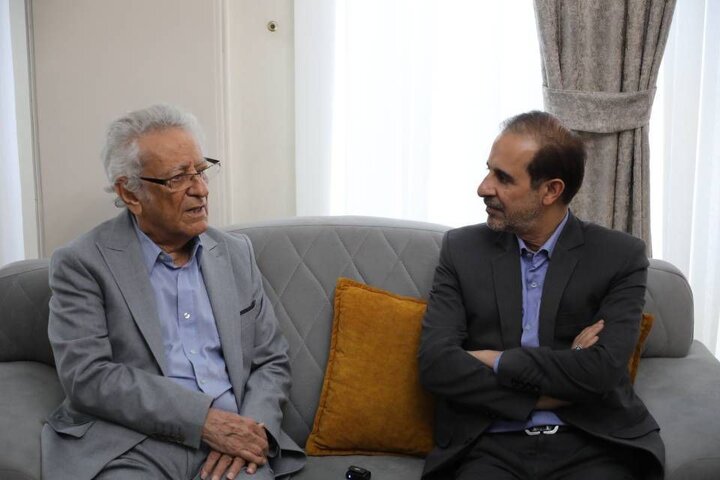 آلبرت کوچویی: چشم باز کردم و رادیو بود