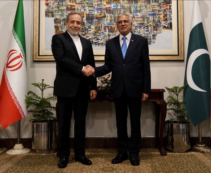 پیام تبریک وزیر امور خارجه به همتای پاکستانی به مناسبت روز استقلال این کشور