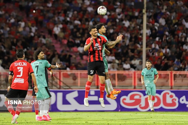 کریمی: بازی تراکتور و پرسپولیس را با تماشاگر برگزار کنید