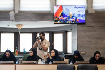نشست خبری رئیس دانشگاه تهران