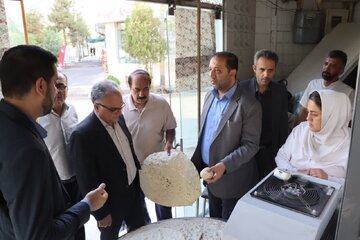 فرماندار سمنان: تشدید نظارت بر نانوایی‌ها و برخورد با متخلفان در دستور کار است