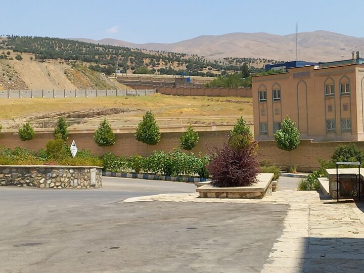خطر سیلاب بیخ گوش دانشگاه سیدجمال !/
"  در حریم جاده نخاله ساختمانی خالی نکنید"