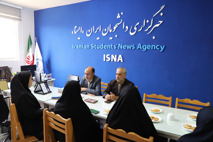ایسنا؛ پل ارتباطی نخبگان، رسانه و مسئولان/ تأکید بر ضرورت آموزش تخصصی خبرنگاران