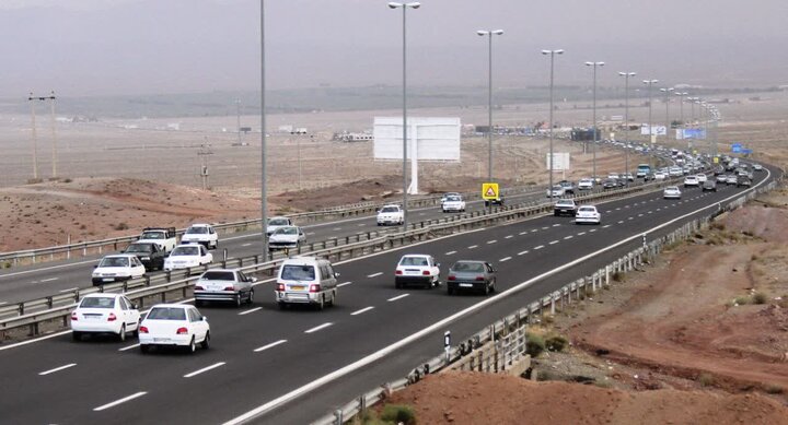 کاهش ۶ درصدی ورود خودرو به قم طی ایام ماه صفر سال جاری