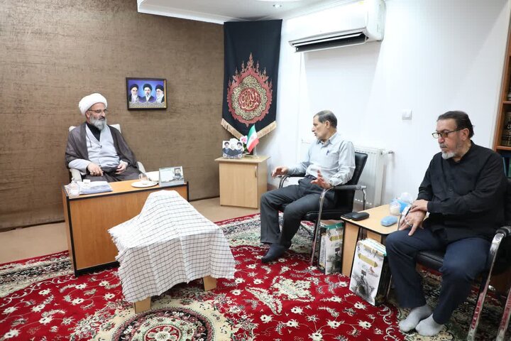 امام‌جمعه سمنان: کتب مربوط به شهدای استان نباید در مرحله جمع‌آوری و چاپ متوقف بماند