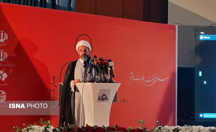 امام‌جمعه ایلام: خبرنگاران ارکان مهم جهاد تبیین‌اند؛ باید صدای این قشر را شنید
