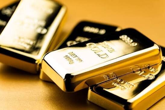 Gold prices advance on weaker US dollar and softening Fed rate hike expectations