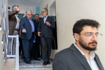 بازدید حسین سیمایی صراف، وزیر علوم از روند بازسازی خوابگاه‌ها و واحدهای پژوهشی دانشگاه شهید بهشتی