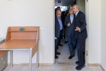 بازدید حسین سیمایی صراف، وزیر علوم از روند بازسازی خوابگاه‌ها و واحدهای پژوهشی دانشگاه شهید بهشتی