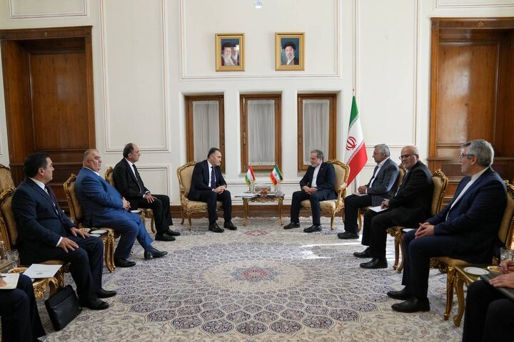 تاکید ایران و تاجیکستان بر گسترش همکاری ها در حوزه انرژی و حمل و نقل