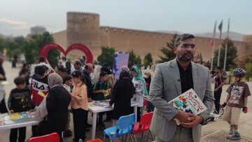 توزیع بیش از ۱۹ هزار جلد کتاب در ۱۷ مرحله طرح «پیوند با کتاب» در شیراز