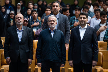 ستار هاشمی، وزیر ارتباطات، مسعود پزشکیان،‌ رئیس جمهور و علیرضا منادی، نماینده مجلس در رویداد «ایران دیجیتال»